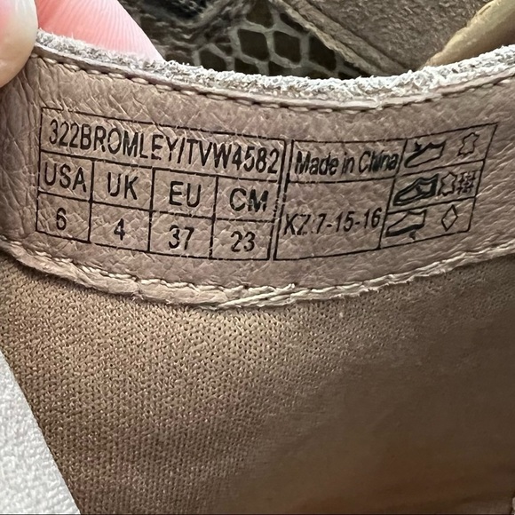 Vionic Upright Bromley Bootie - Picture 8 of 8